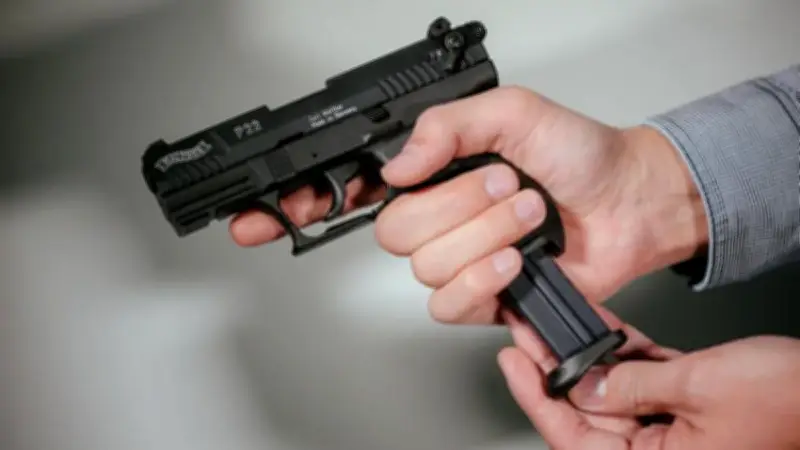 Sturmgewehr-Skandal: Waffenexperte aus Güstrow vor Gericht