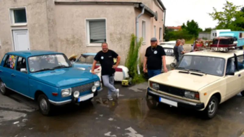 Tagesausflug mit Trabant und Co.: Ostblock-Klassiker steuern Raketenmuseum an