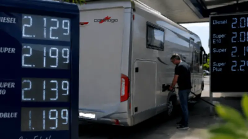 Tanken in der Prignitz: Warum die Spritpreise trotz sinkendem Ölpreis hoch bleiben