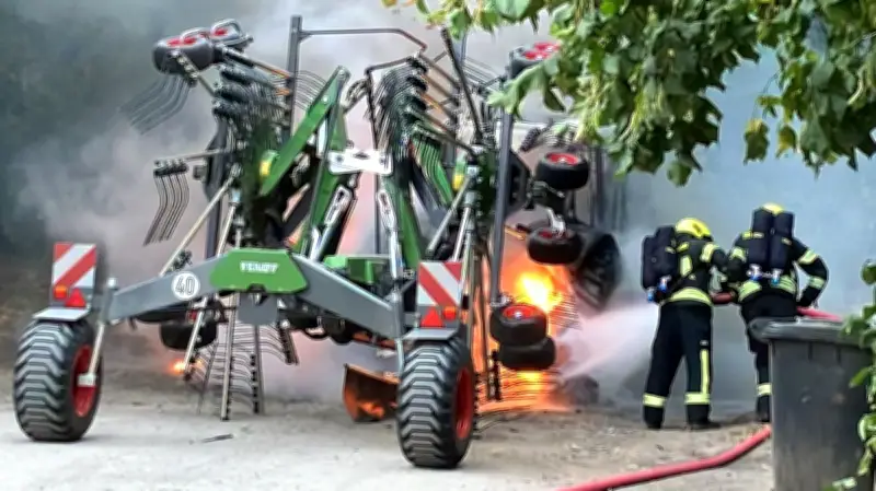 Traktor brennt in Jarmen: Landwirt erlebt Feierabend-Drama