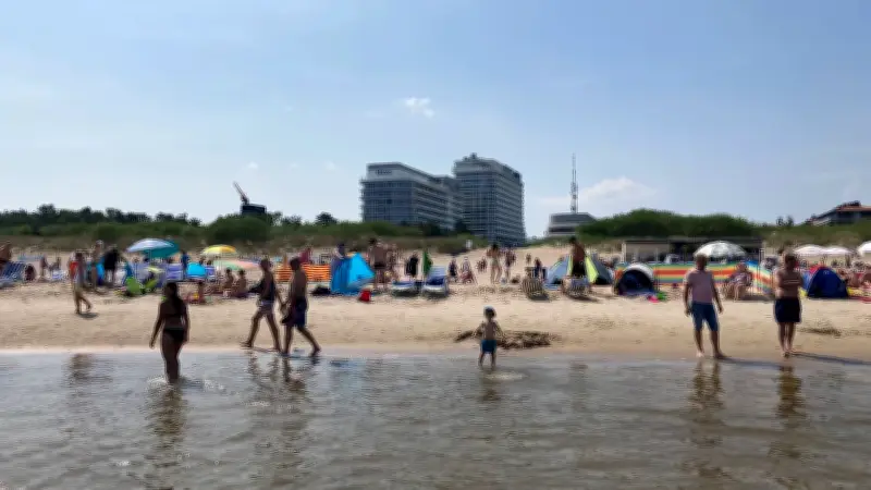 Usedom: Badeverbot in Swinemünde wegen Blaualgen verhängt