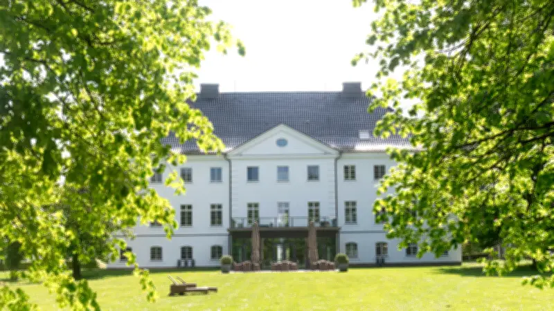 Vom Herrenhaus im Sperrgebiet zum Luxushotel an der Ostsee