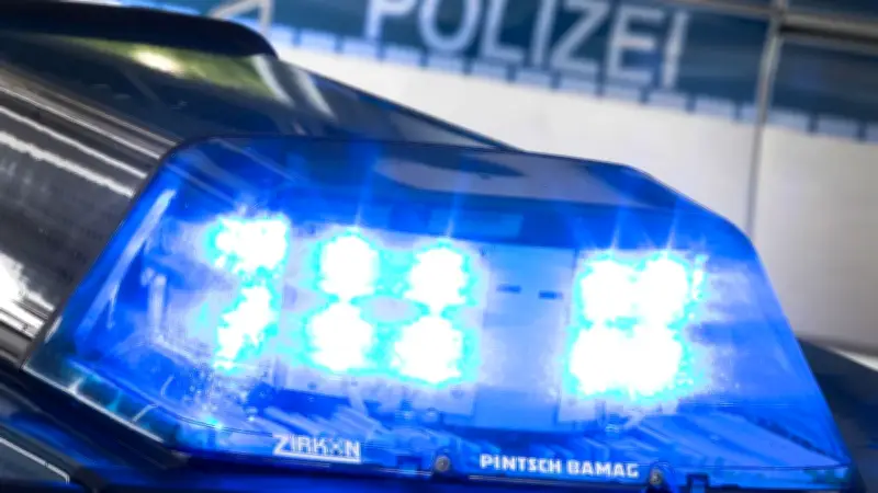 Wahlplakate in Waren beschädigt – Polizei findet Tatverdächtige schnell
