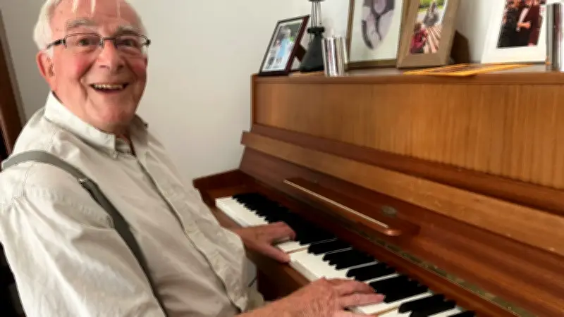 Walter Diesterhaupt feiert 90. Geburtstag mit dem Salonorchester