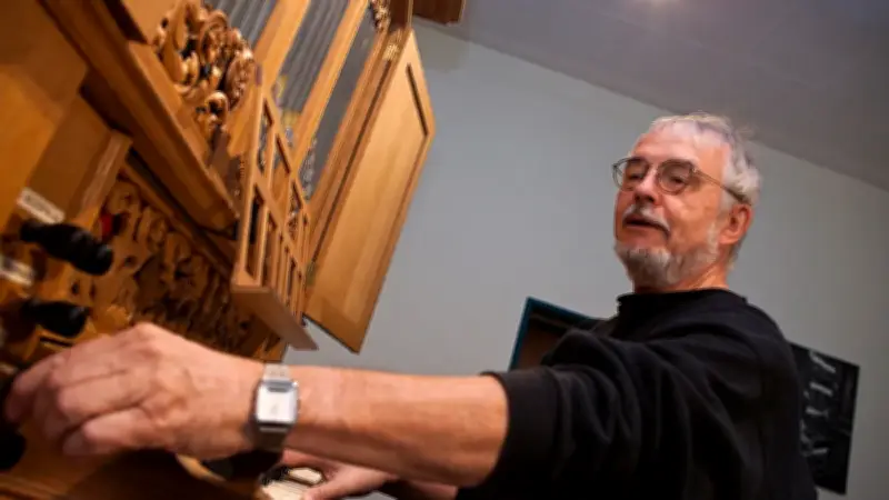 Weltstar Peter Planyavsky spielt historische Winzer-Orgel