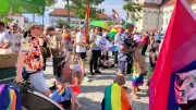 1000 Menschen feiern CSD in Neustrelitz – mit ernster Botschaft