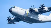 A400M der Luftwaffe im Tiefflug über Parchim: Mindesthöhe eingehalten