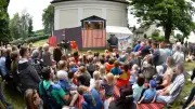 Dorf Diemitz feiert traditionelles Dorffest mit Musik und Tanz
