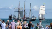 Hanse Sail: 120 Segler begeistern Tausende, doch Spotter vermissen Große