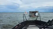 Hausboot rammt Seenotretter: Waghalsige Rettung auf dem Haff