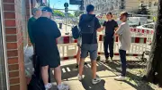 Holstenstraße: Mieter dürfen kurz in evakuierte Wohnungen