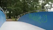 Neue Brücke im Kulturpark Neubrandenburg bereits beschmiert