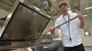 Rostocker Mittagsmatrosen: Neue Zentralküche kocht täglich 4800 Essen