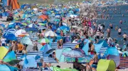 Umfrage: Mehrheit in MV befürwortet viele Touristen
