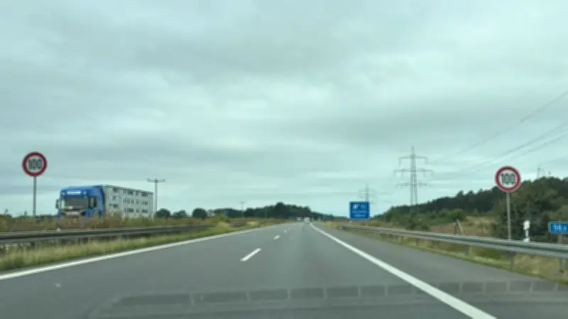 A24 bei Zarrentin: Tempo 100 trotz neuer Fahrbahndecke