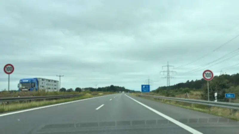 A24 bei Zarrentin: Tempo 100 wegen Schäden im Untergrund