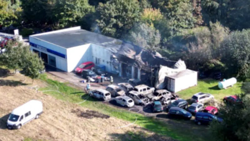 Autohaus-Brand in Bützow: Millionenschaden, keine Verletzten