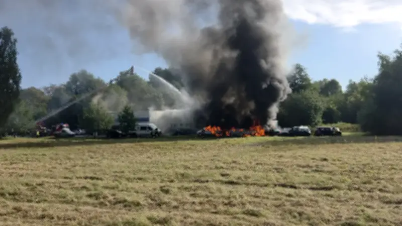 Existenz in Flammen: Autowerkstatt in Bützow brennt aus