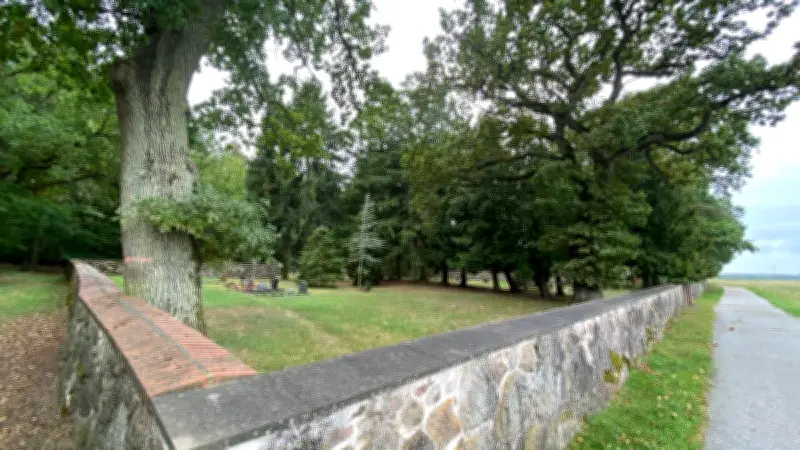 Friedhof Ramelow: Erdwahlgrab wird 3411 Euro teurer