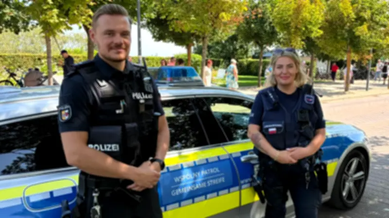 Grenzüberschreitende Polizeistreife auf Usedom: Ein Team in zwei Ländern