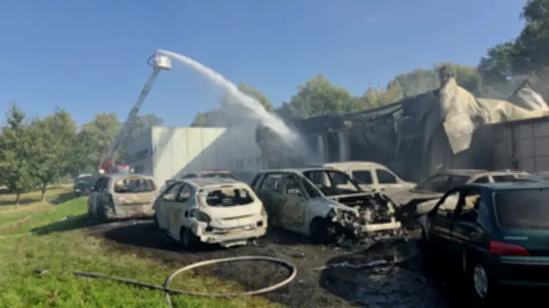 Großfeuer in Bützow: Autowerkstatt Wittfoth in Flammen zerstört