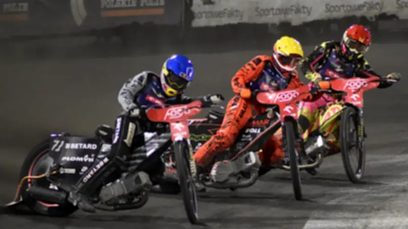 Janowski gewinnt SEC-Lauf in Güstrow und hält Titelrennen offen
