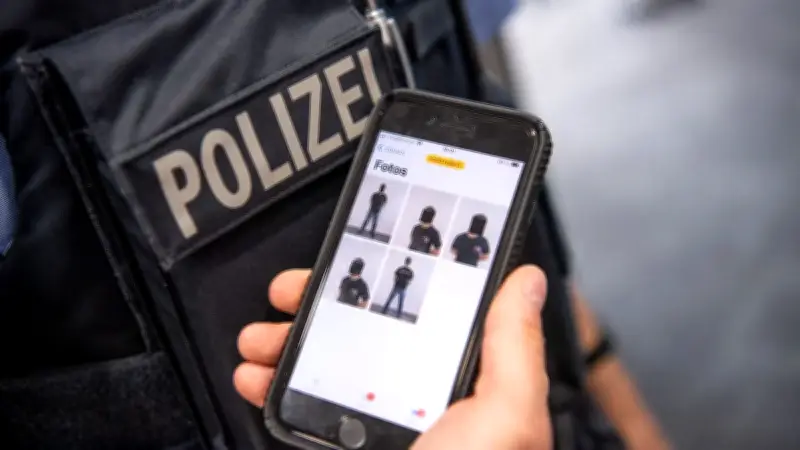 Polizei-Handys in MV: Auslieferung startet bald in Pilotphase