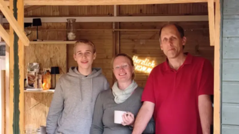 Saisonfinale im Pfarrgarten: Kaffee und Live-Musik in Vipperow