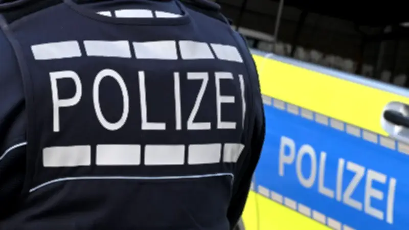 Schwerer Unfall in Dömitz: Radfahrer (14) mit Pkw kollidiert