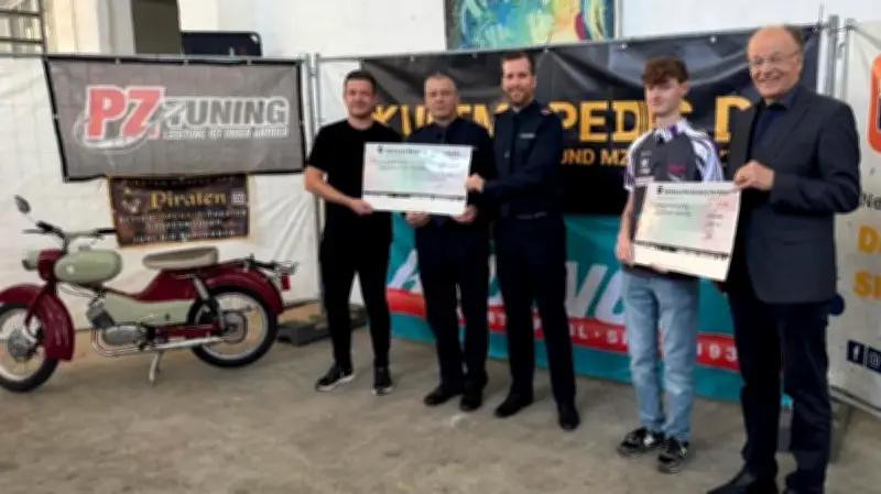 Simson-Treffen in Grevesmühlen: Rekordandrang und 3000 Euro Spenden