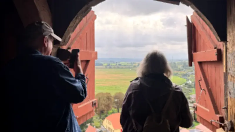 Tag des offenen Denkmals: Stasi-Gefängnis, Kirchturm und Höhenburg locken Besucher