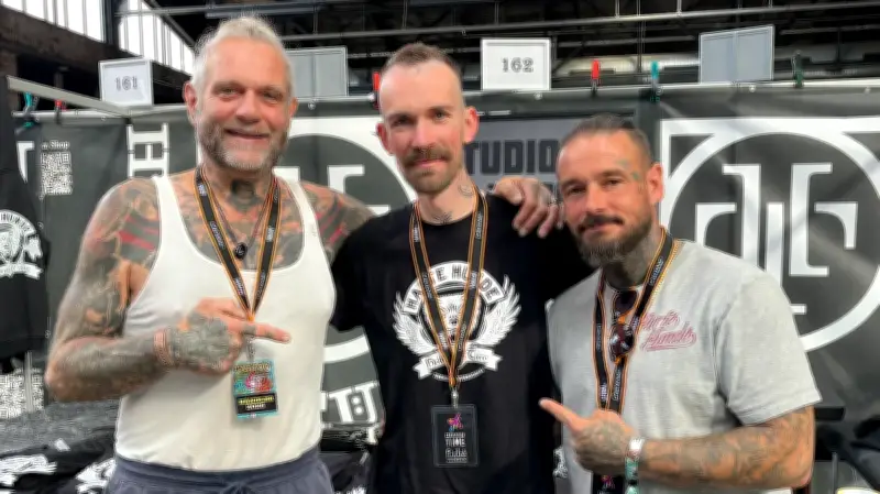 Tätowierer aus Vollrathsruhe sticht Nadeln für den Tierschutz