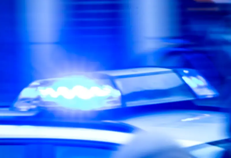Unfall in Rostock: Zwei alkoholisierte Männer verletzt – wer fuhr?