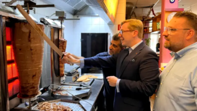 Wahlkampf in Greifswald: 130 Döner für Jugendliche mit Amthor
