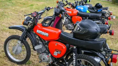 Simson-Treffen in Malchin: Kultmopeds in der Waldarena am 12. September