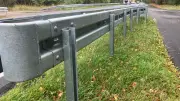 B193-Sanierung: Kritik an neuen Schutzplanken zwischen Neustrelitz und Penzlin