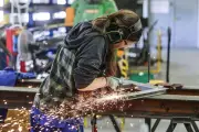Fachkräftemangel in MV: Bauunternehmer setzt auf Ausbildung