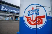 Hakenkreuz-Foto: FC Hansa Rostock distanziert sich von Hooligans