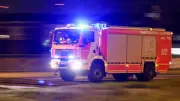 Nächtlicher Feuer-Schock: Zwei Lieferautos von Restaurant brennen aus