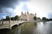 Neue Landtagsfraktionen in Schwerin kommen zusammen