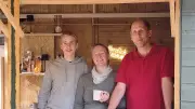 Saisonfinale im Pfarrgarten: Kaffee und Live-Musik in Vipperow