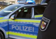 Zwei Polizisten verletzt: Innenminister Pegel verurteilt Gewalt