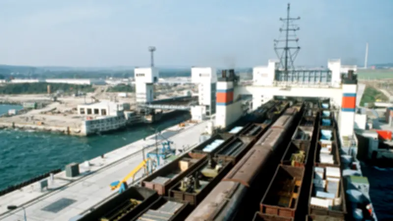40 Jahre Fährhafen Mukran: Vom DDR-Prestigeprojekt zum Offshore-Drehkreuz