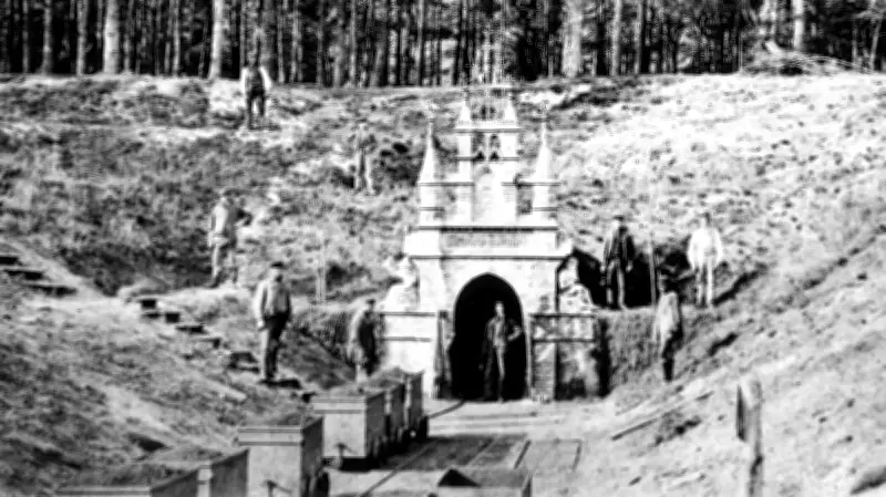 Braunkohlebergbau in Malliß: Spuren im Wald erzählen Geschichte