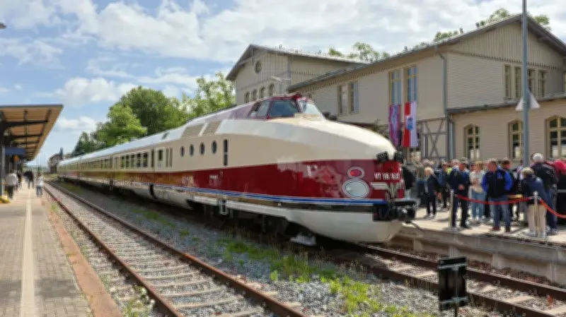 DDR-ICE SVT Görlitz rollt wieder: Sonderfahrt nach Rügen begeistert