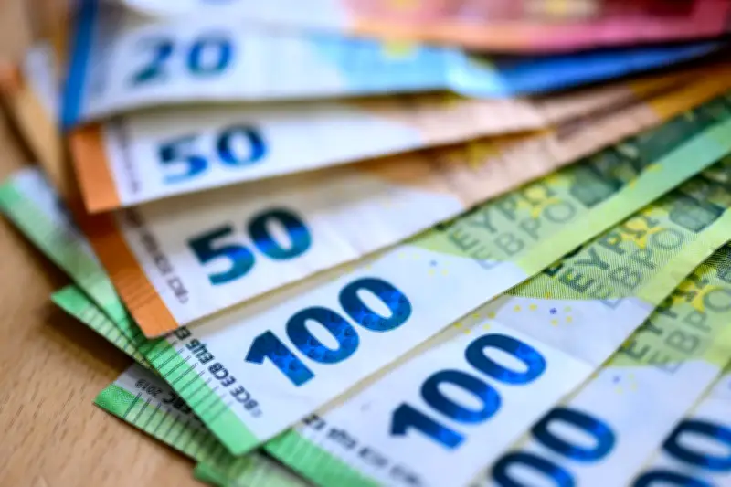 Falsche Polizisten betrügen 44-Jährige auf Rügen um 10.000 Euro
