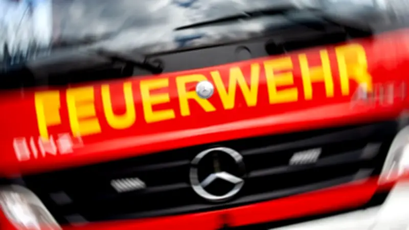 Feuer in Dargun: VW Polo brennt nachts – Polizei ermittelt