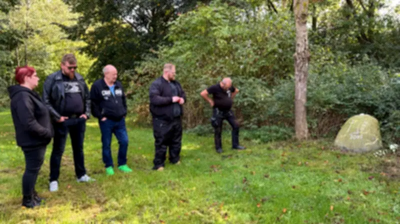 Gedenken an ermordeten Joel (6) in Pragsdorf am Tag der Deutschen Einheit