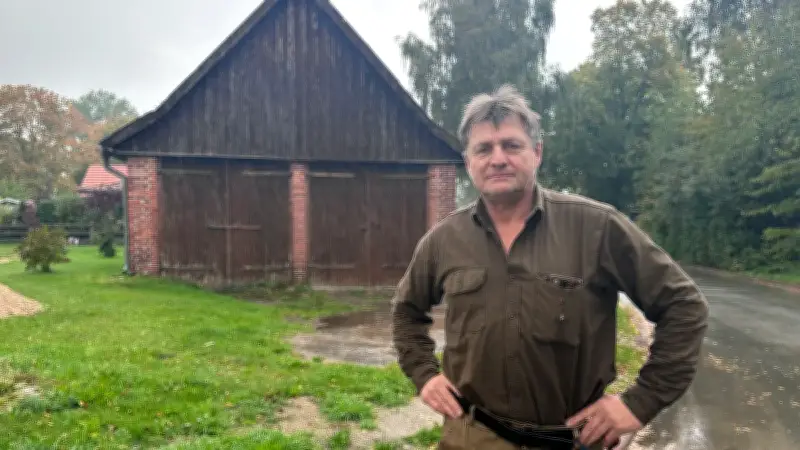 Gemeinde Schwasdorf verkauft altes Feuerwehr-Haus in Remlin