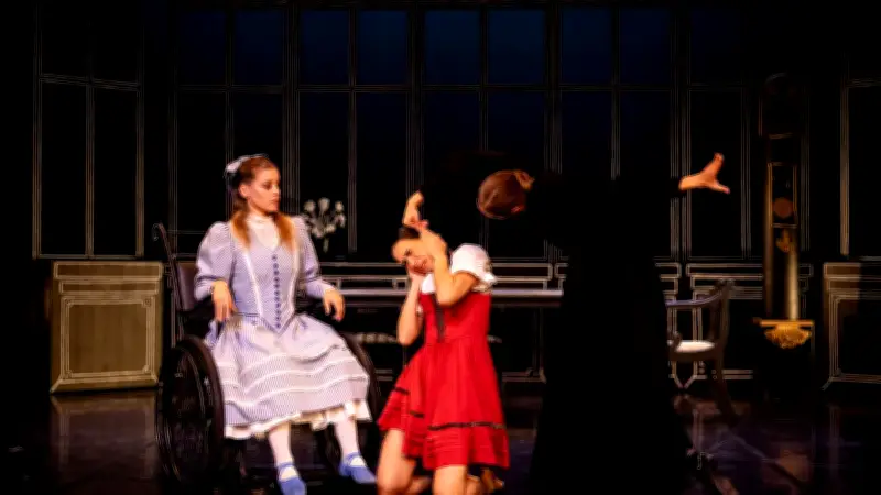 Heidi als Familienballett: Premiere in Neubrandenburg begeistert